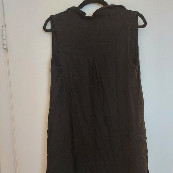 Women's Old Navy Sleeveless Dress - Picture 2 of 3